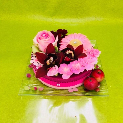 Le Potager des Mille Fleurs - Magnifique gâteau-fleurs de  @la_coccinelle_restaurant J'adore 😋 Avec nos fleurs comestibles et  colorées 🌸🙏
